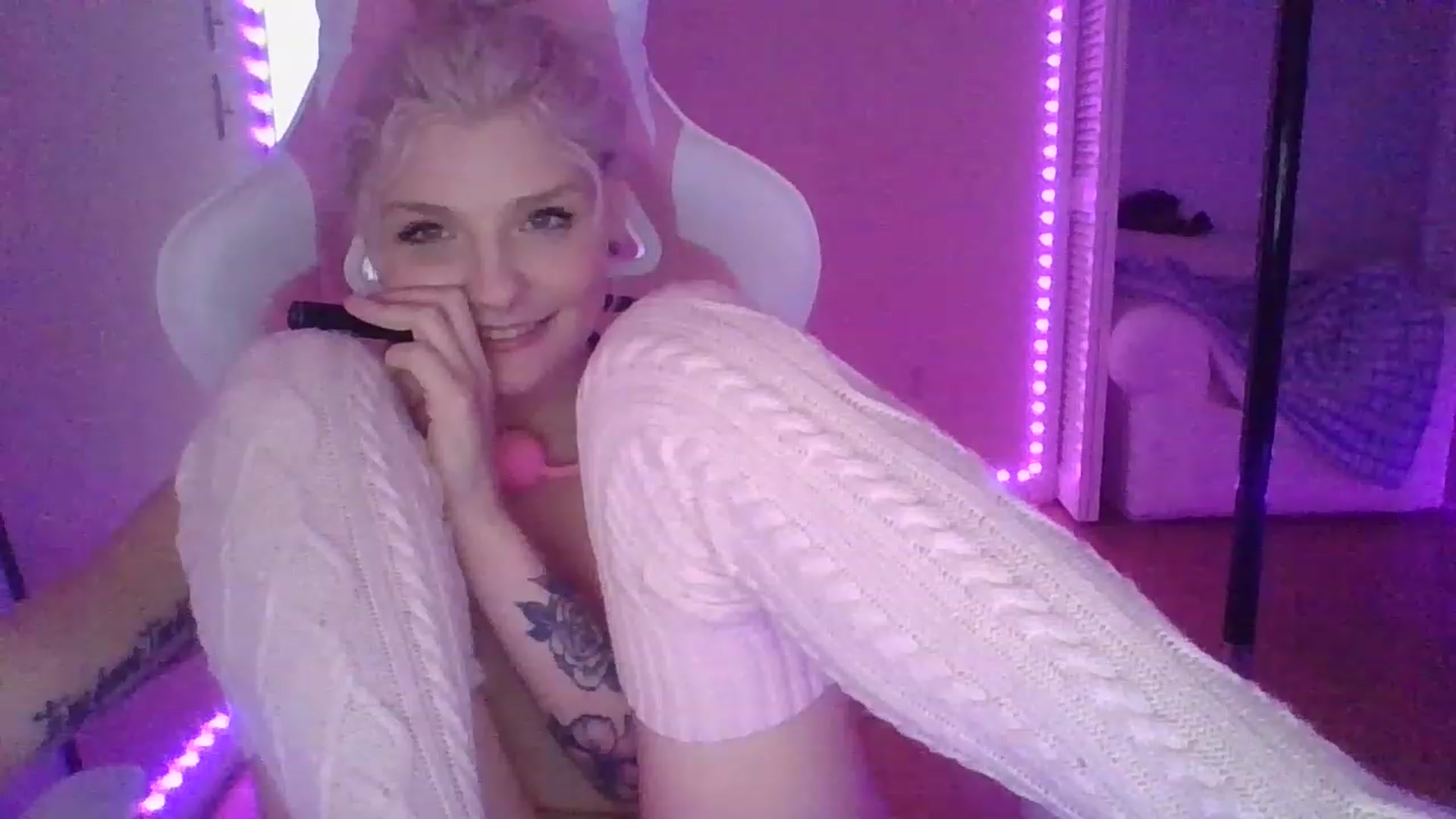 Gallery image thumbnail from DuckChan0's myfreecams stream on, 01/04/2023, 18:31 image 5 of 20
