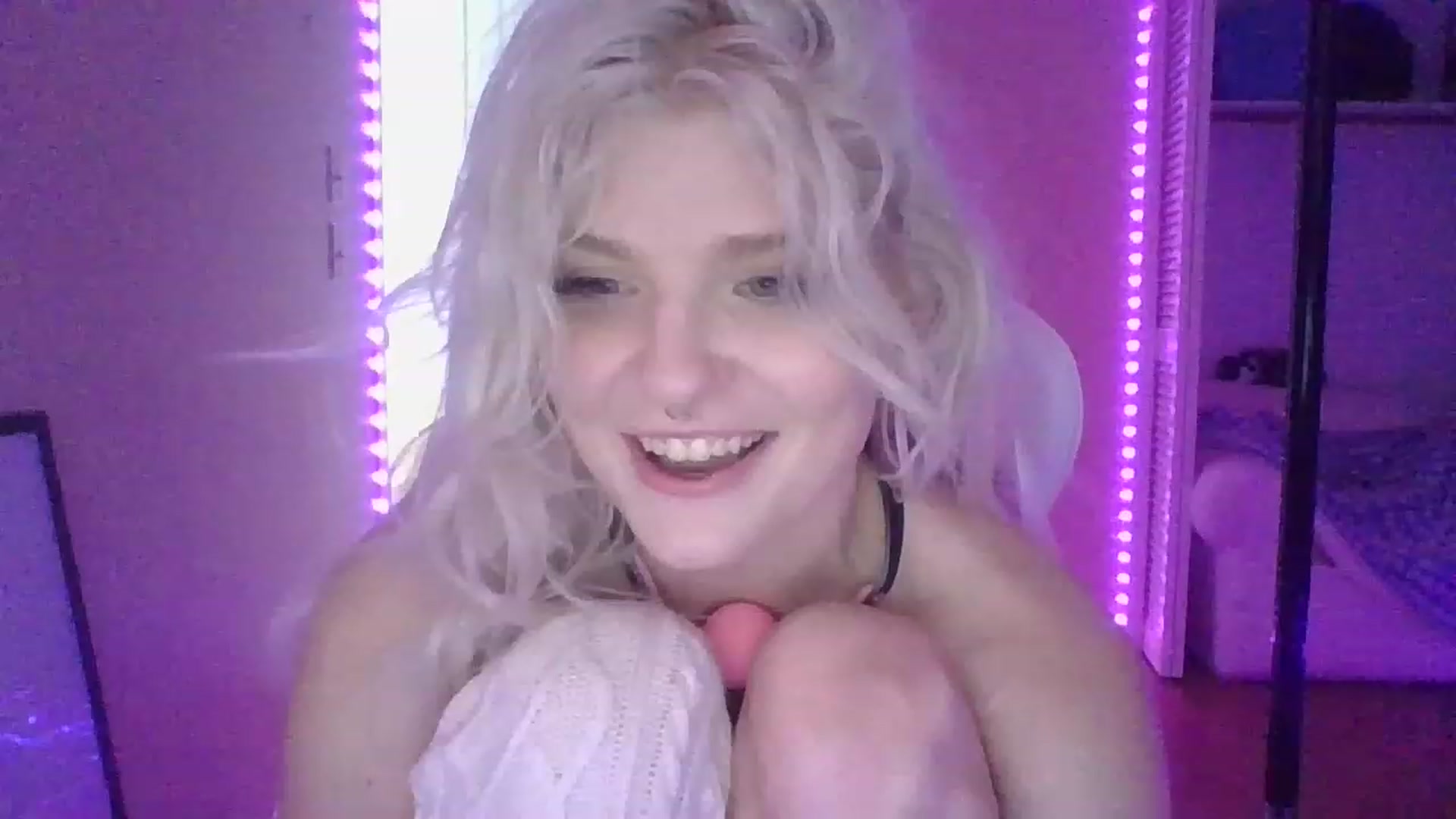 Gallery image thumbnail from DuckChan0's myfreecams stream on, 01/04/2023, 18:31 image 19 of 20