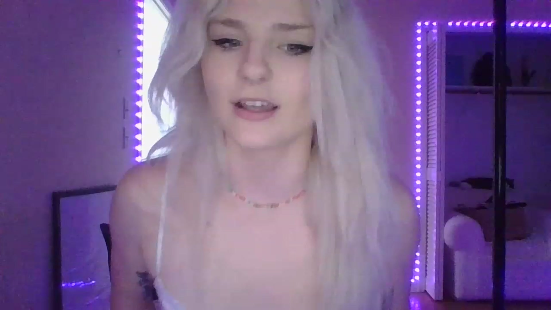 Gallery image thumbnail from DuckChan0's myfreecams stream on, 01/05/2023, 15:21 image 2 of 20