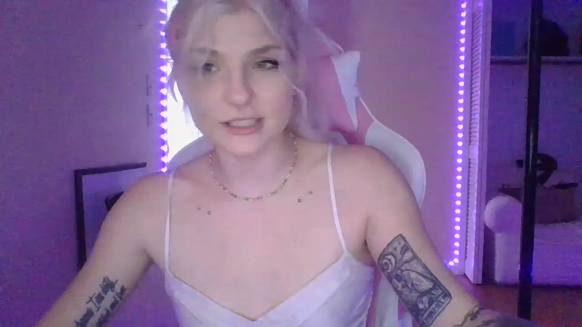 Gallery image thumbnail from DuckChan0's myfreecams stream on, 01/05/2023, 15:59 image 20 of 20