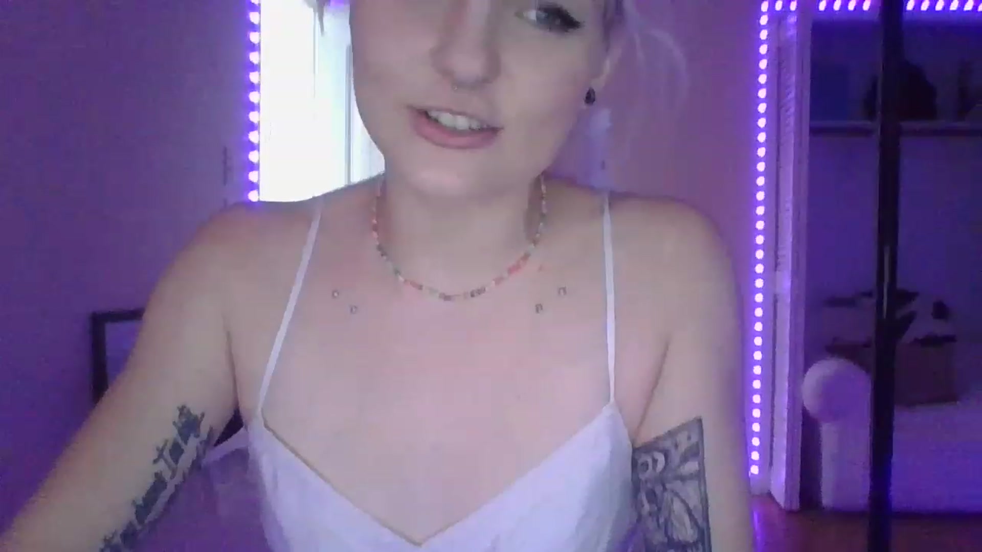 Gallery image thumbnail from DuckChan0's myfreecams stream on, 01/05/2023, 15:59 image 4 of 20