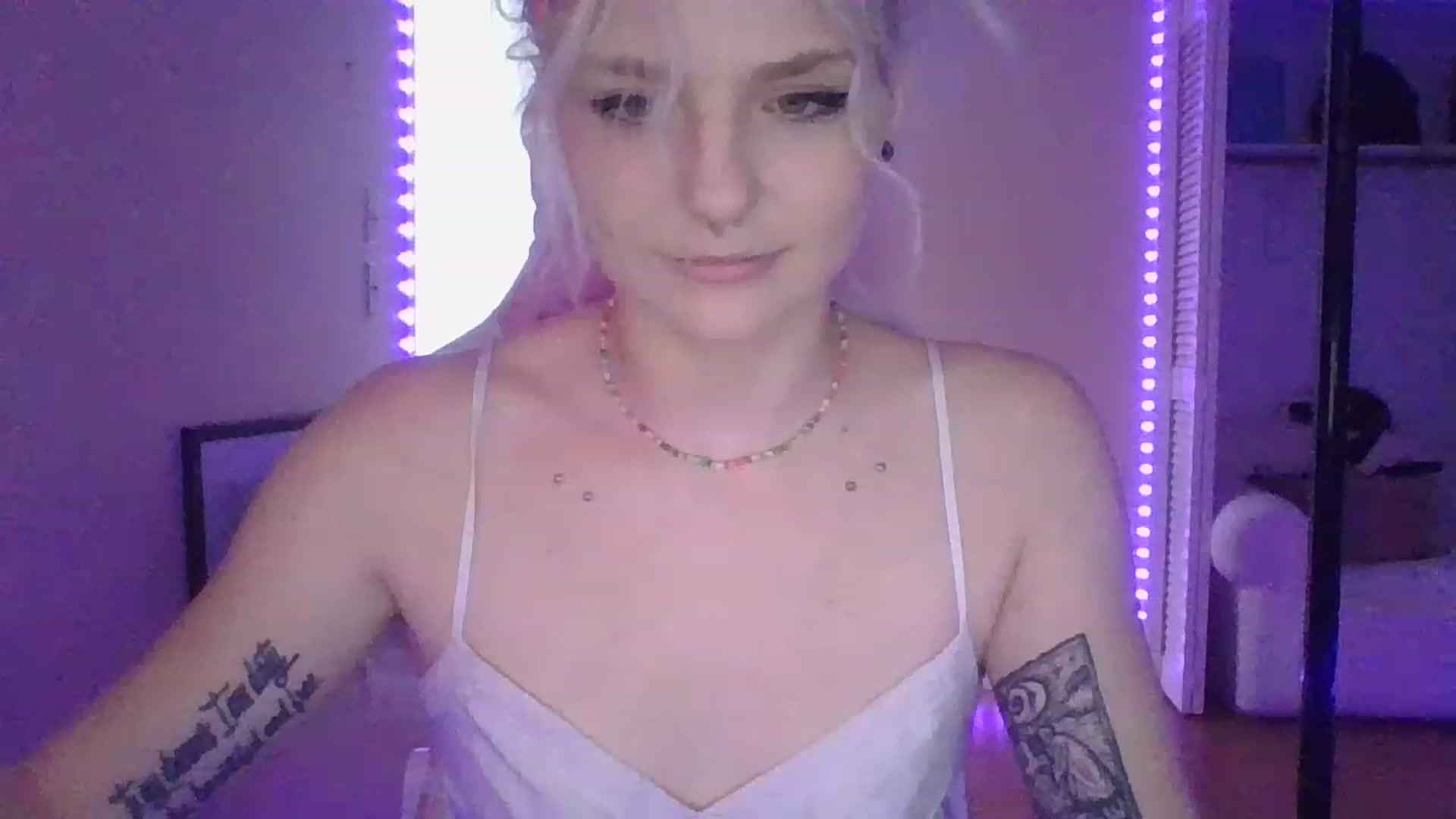 Gallery image thumbnail from DuckChan0's myfreecams stream on, 01/05/2023, 15:59 image 18 of 20