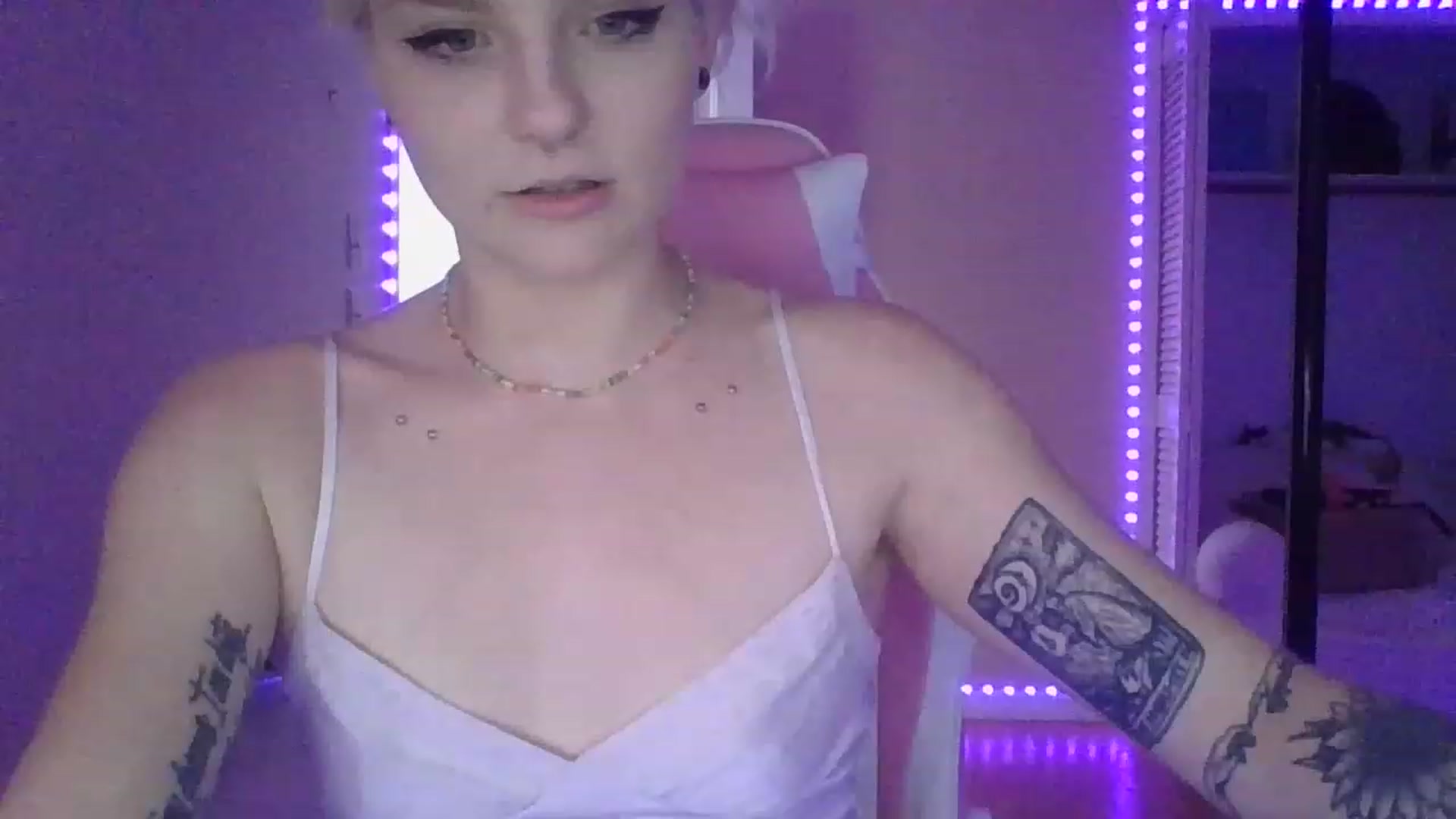 Gallery image thumbnail from DuckChan0's myfreecams stream on, 01/05/2023, 17:27 image 10 of 20