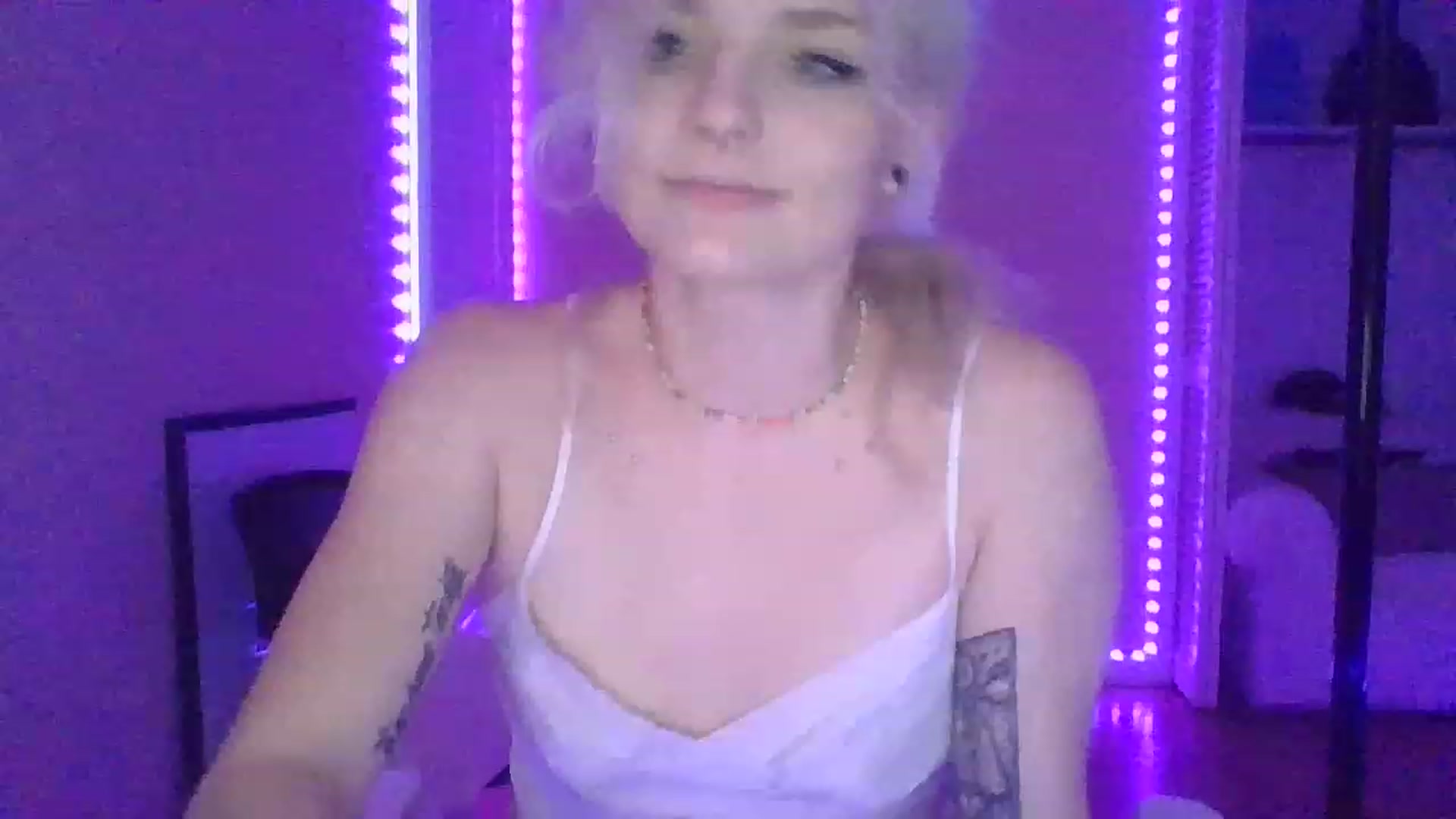 Gallery image thumbnail from DuckChan0's myfreecams stream on, 01/05/2023, 17:27 image 20 of 20