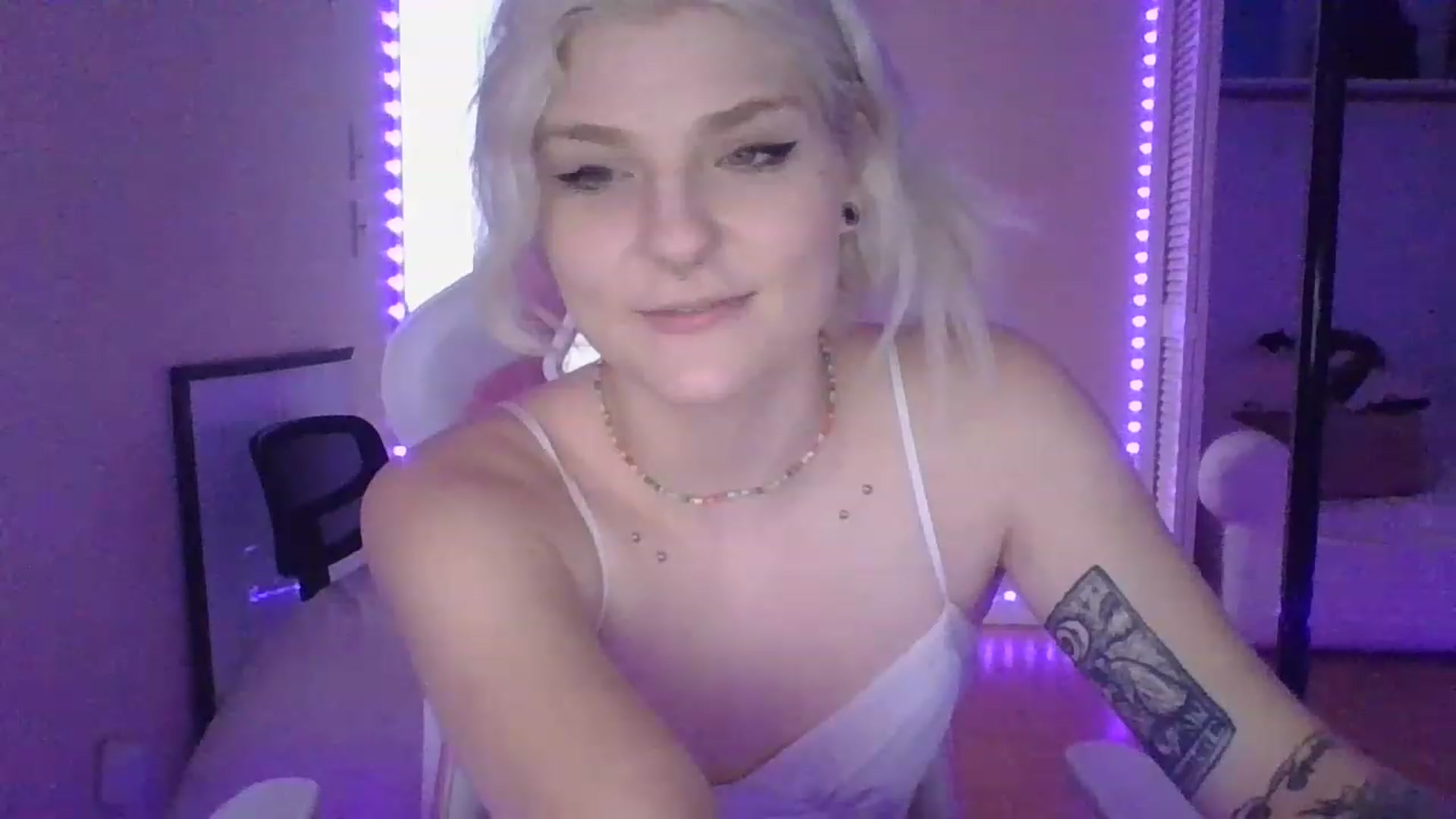 Gallery image thumbnail from DuckChan0's myfreecams stream on, 01/05/2023, 17:27 image 5 of 20