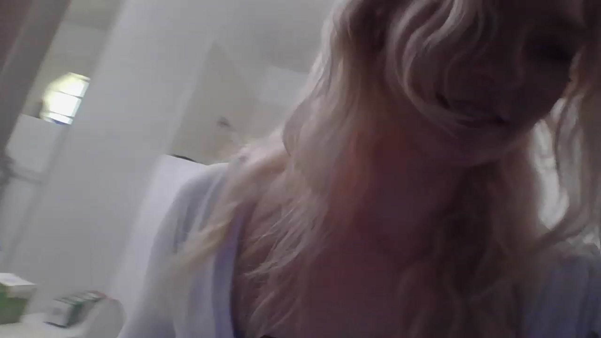 Gallery image thumbnail from DuckChan0's myfreecams stream on, 01/06/2023, 18:29 image 6 of 20