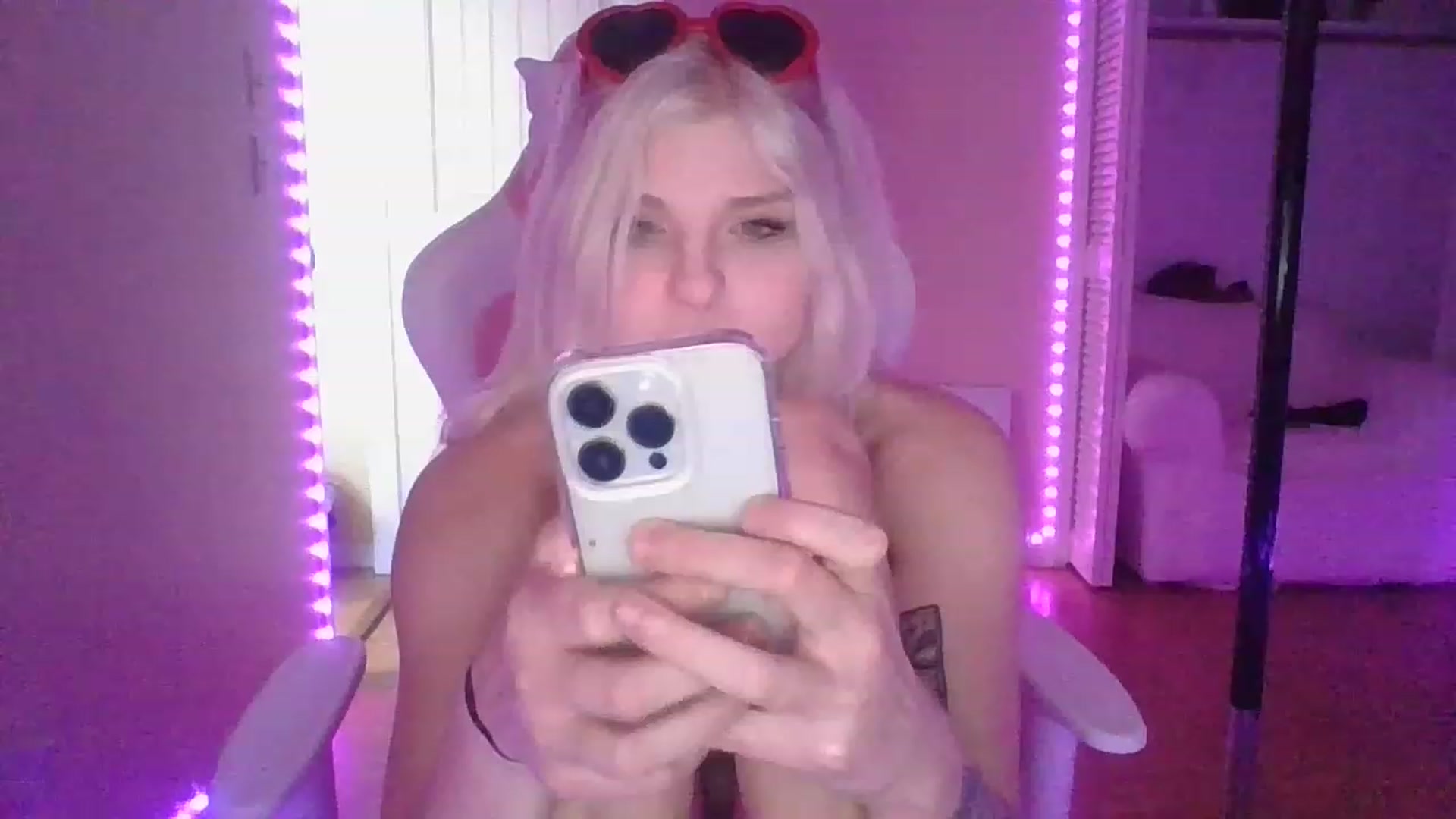 Gallery image thumbnail from DuckChan0's myfreecams stream on, 01/09/2023, 17:11 image 20 of 20