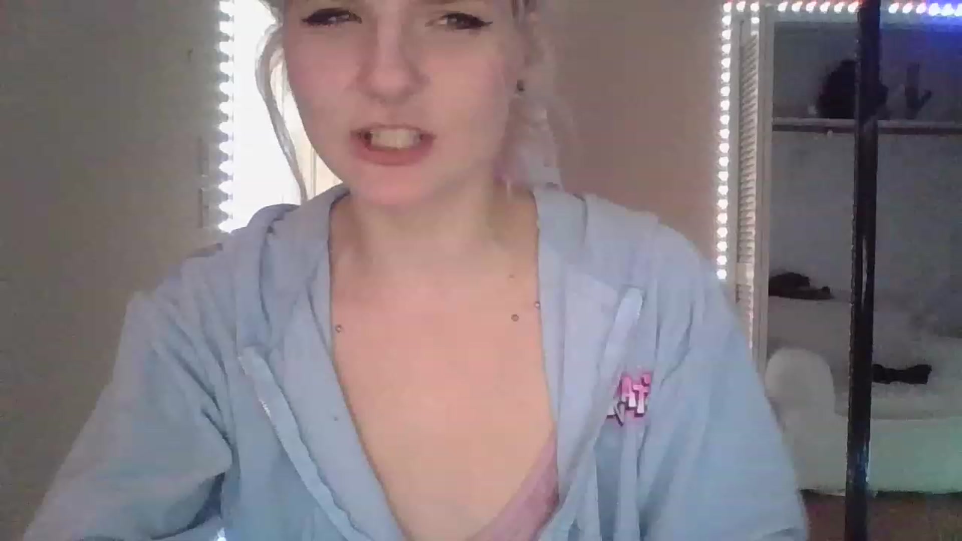 Gallery image thumbnail from DuckChan0's myfreecams stream on, 01/09/2023, 17:11 image 1 of 20