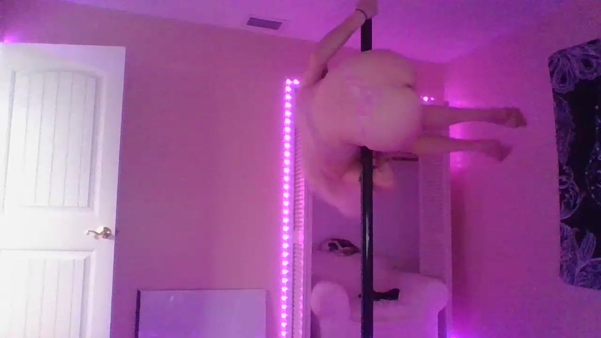 Gallery image thumbnail from DuckChan0's myfreecams stream on, 01/09/2023, 17:11 image 9 of 20