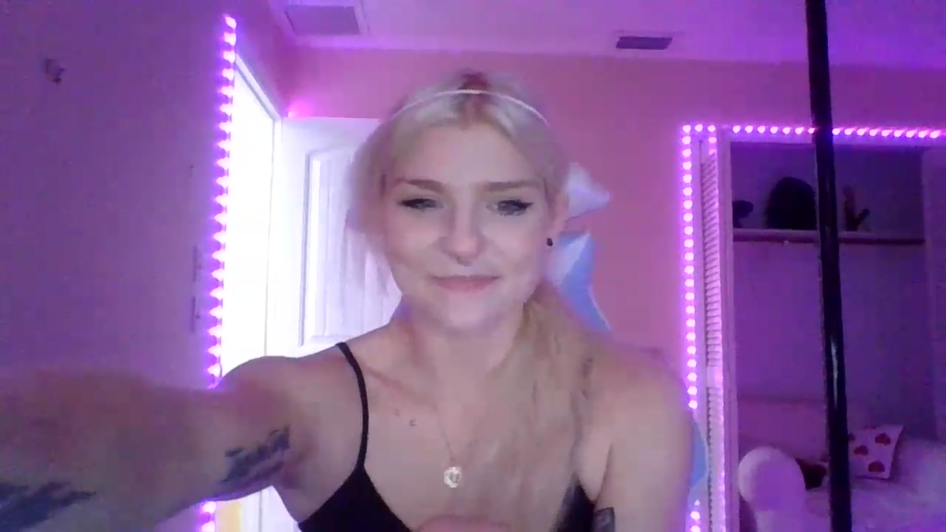 Gallery image thumbnail from DuckChan0's myfreecams stream on, 01/17/2023, 17:07 image 16 of 20