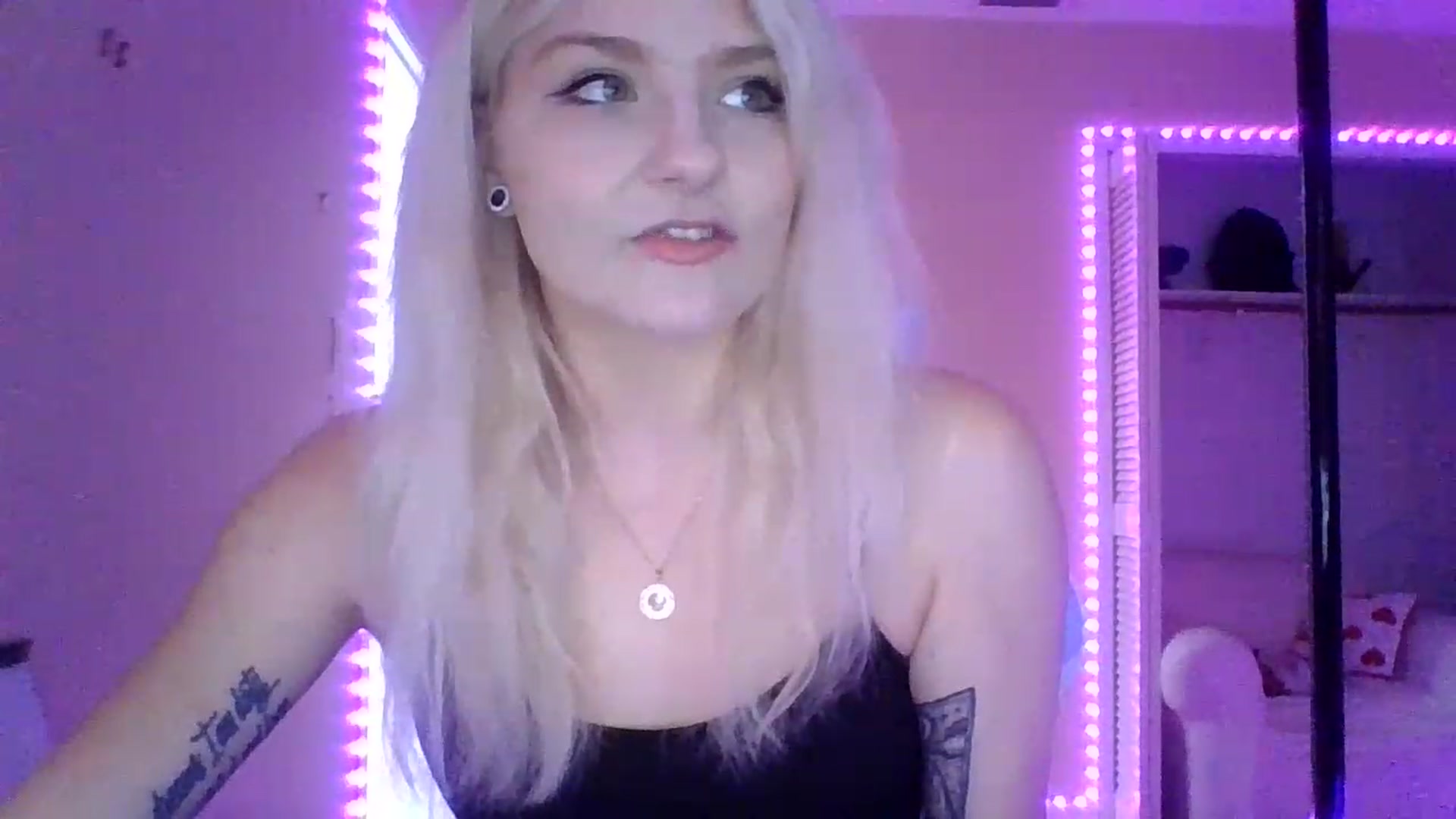 Gallery image thumbnail from DuckChan0's myfreecams stream on, 01/17/2023, 17:07 image 3 of 20