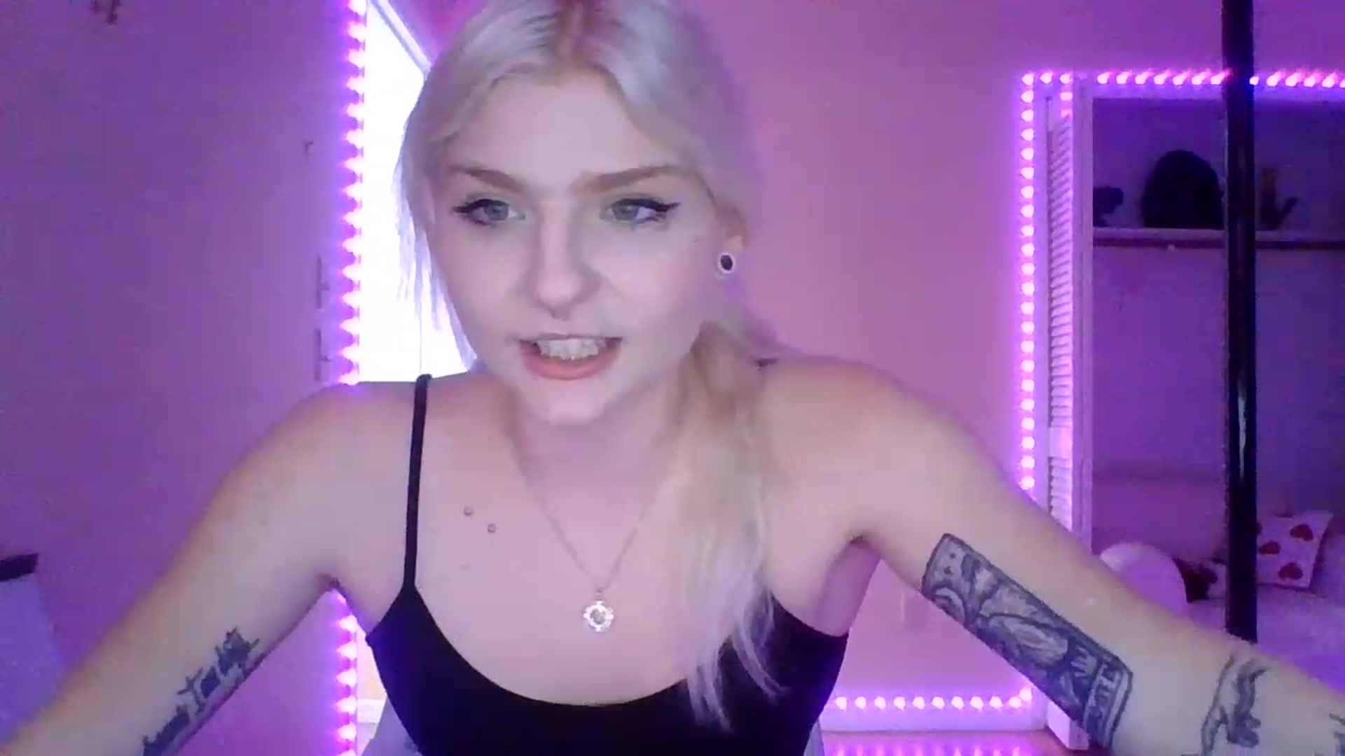 Gallery image thumbnail from DuckChan0's myfreecams stream on, 01/17/2023, 17:07 image 11 of 20