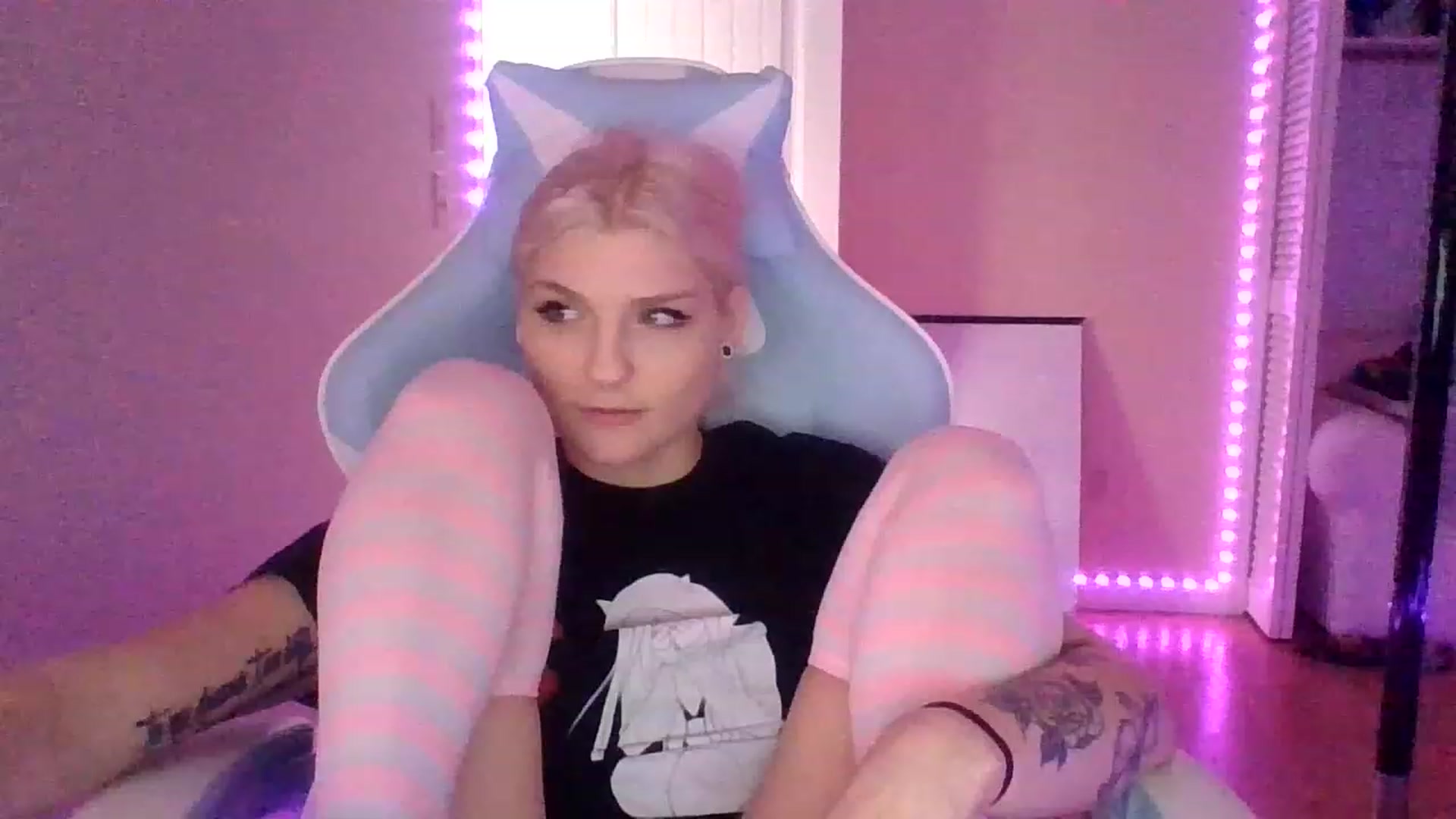 Gallery image thumbnail from DuckChan0's myfreecams stream on, 01/18/2023, 18:05 image 2 of 20