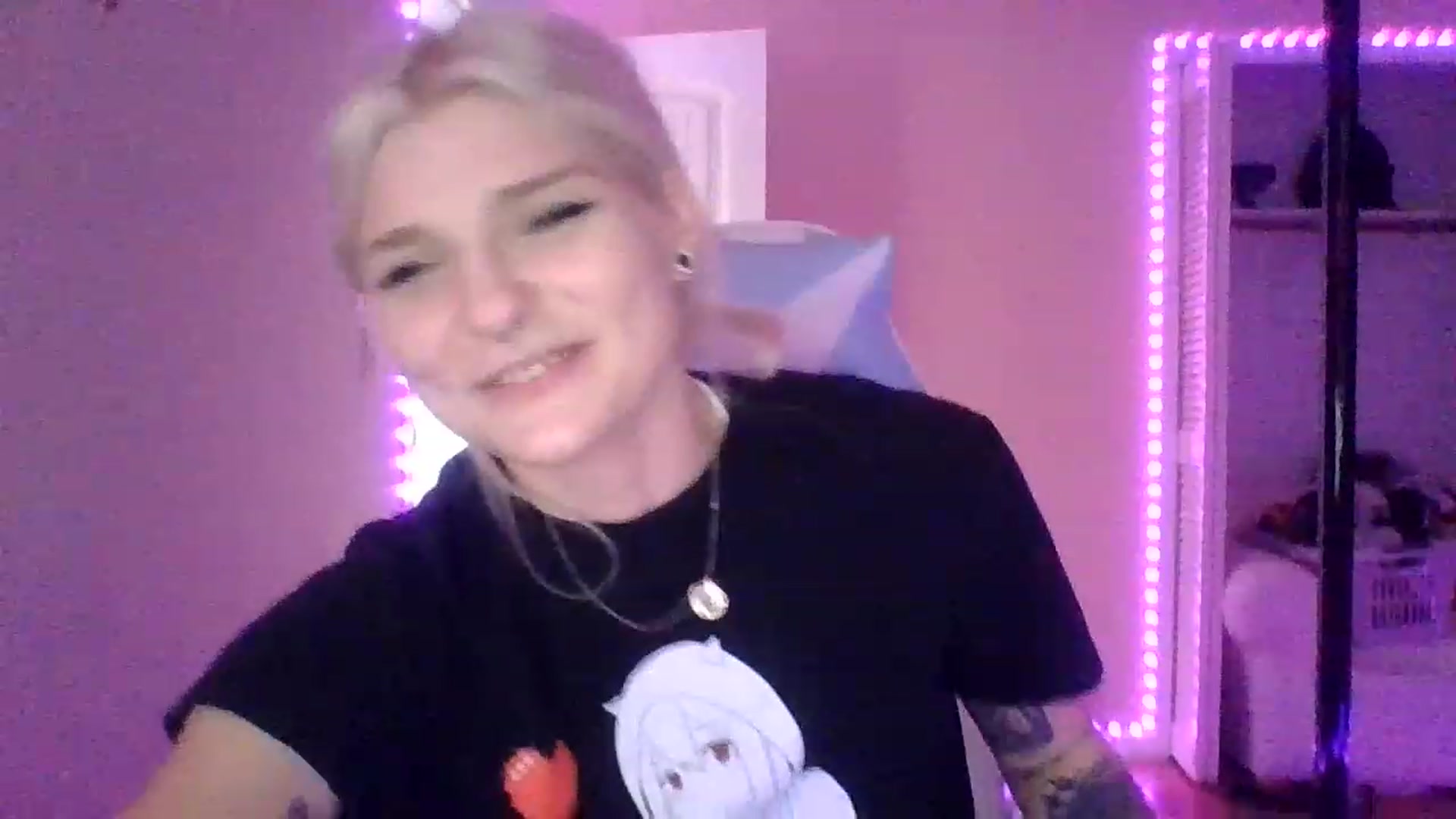 Gallery image thumbnail from DuckChan0's myfreecams stream on, 01/18/2023, 18:05 image 11 of 20