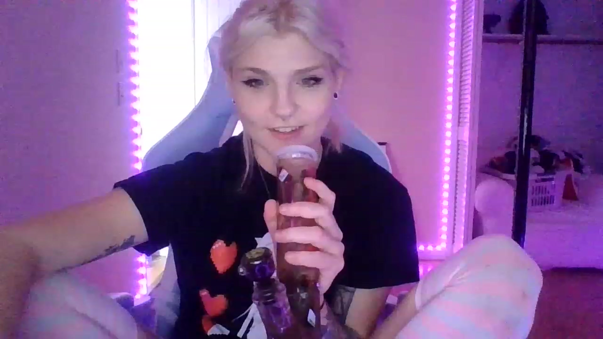 Gallery image thumbnail from DuckChan0's myfreecams stream on, 01/18/2023, 18:05 image 15 of 20