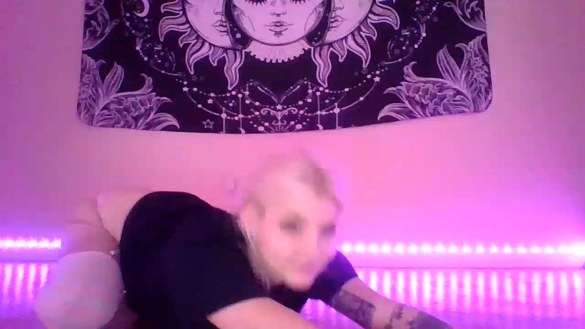 Gallery image thumbnail from DuckChan0's myfreecams stream on, 01/18/2023, 18:05 image 19 of 20