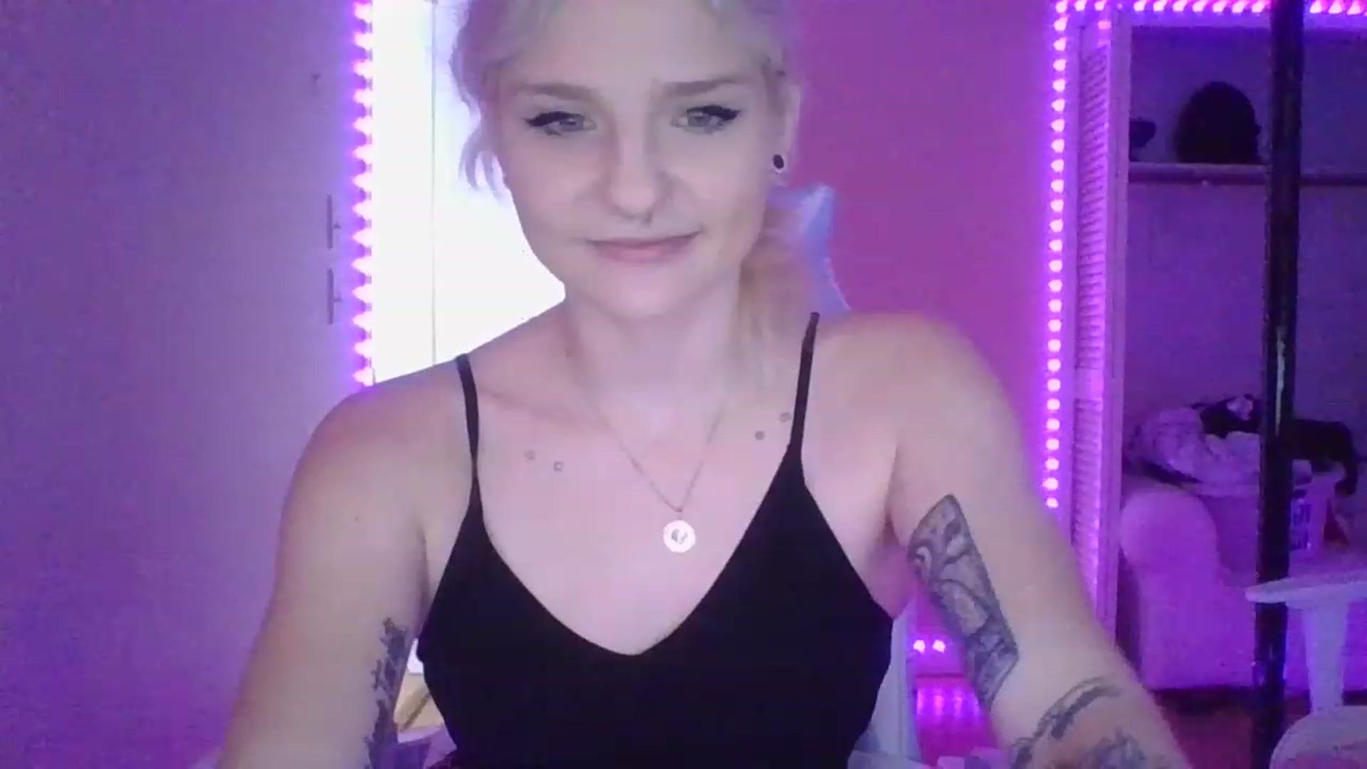 Gallery image thumbnail from DuckChan0's myfreecams stream on, 01/19/2023, 15:29 image 20 of 20