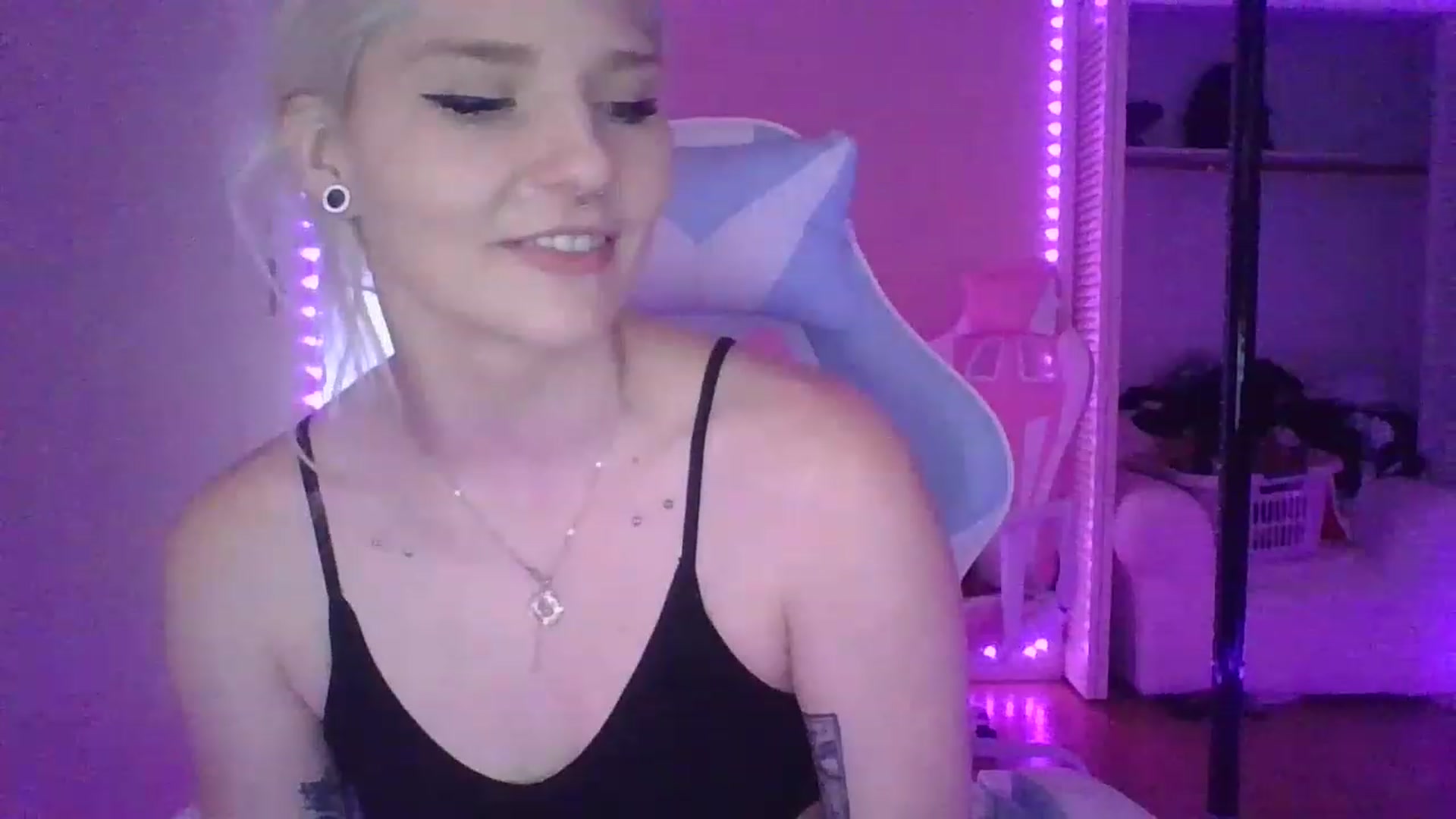 Gallery image thumbnail from DuckChan0's myfreecams stream on, 01/19/2023, 16:54 image 13 of 20