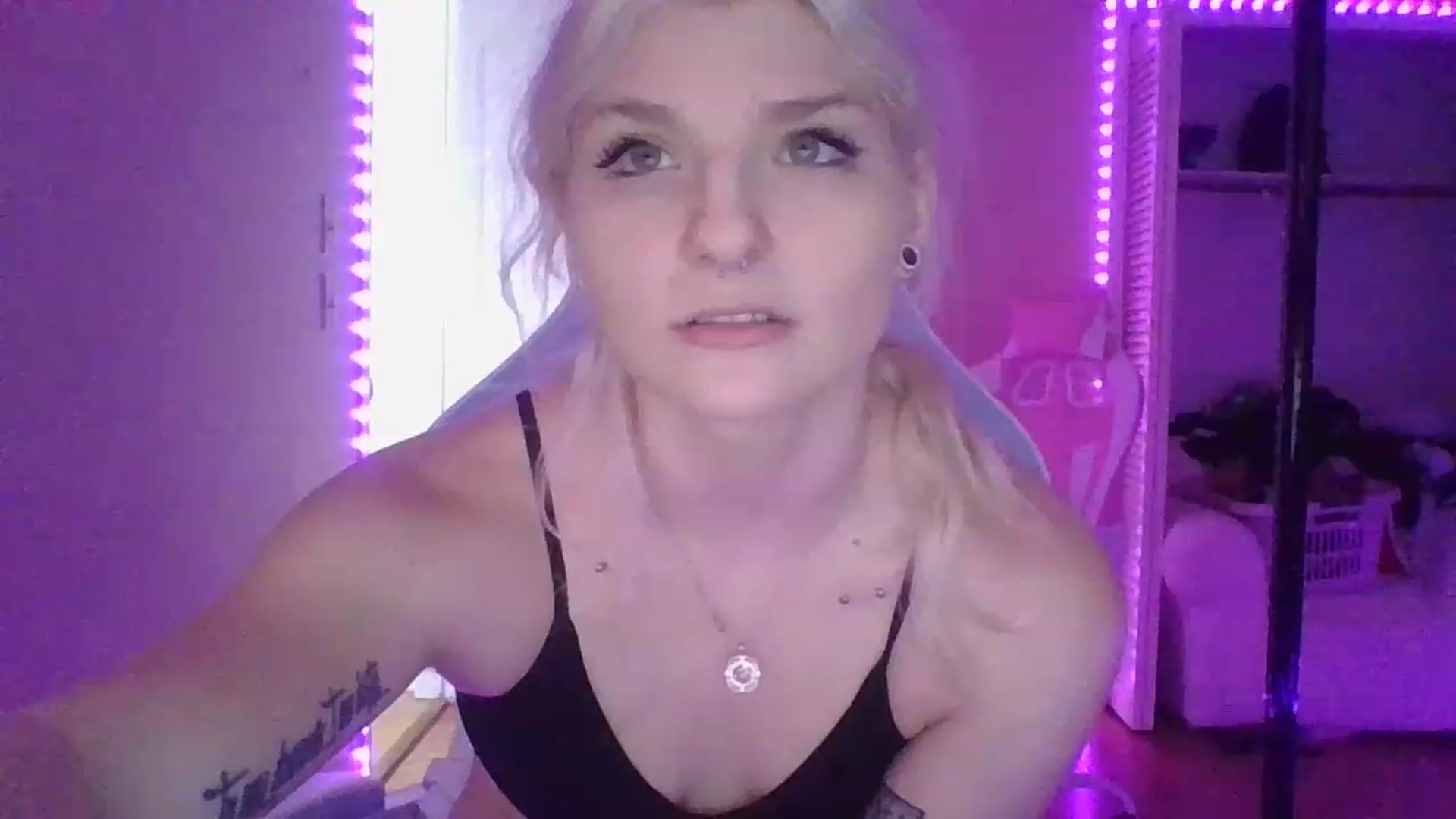 Gallery image thumbnail from DuckChan0's myfreecams stream on, 01/19/2023, 16:54 image 20 of 20
