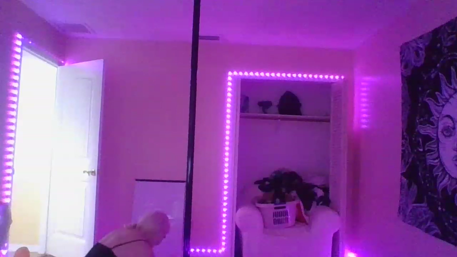 Gallery image thumbnail from DuckChan0's myfreecams stream on, 01/19/2023, 17:32 image 9 of 20