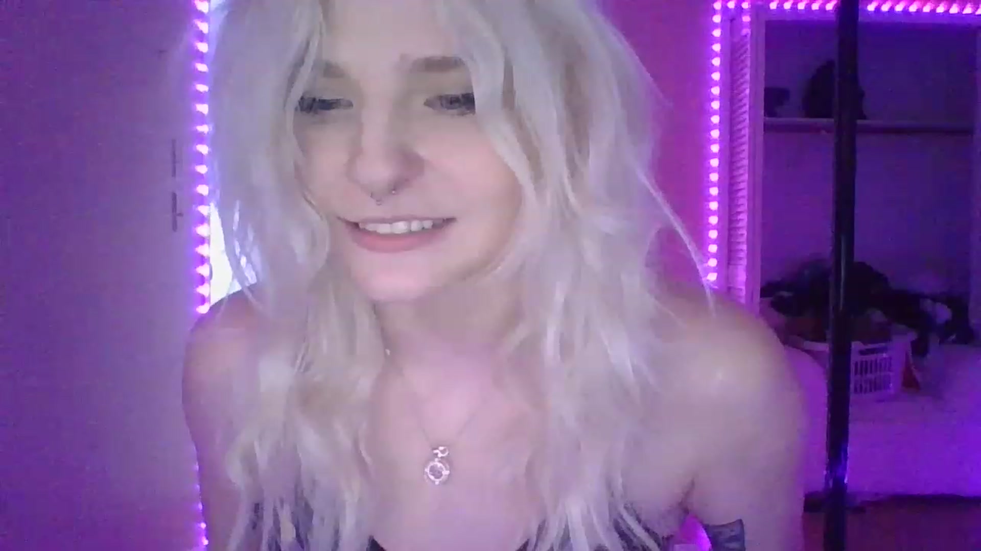 Gallery image thumbnail from DuckChan0's myfreecams stream on, 01/19/2023, 19:13 image 5 of 20