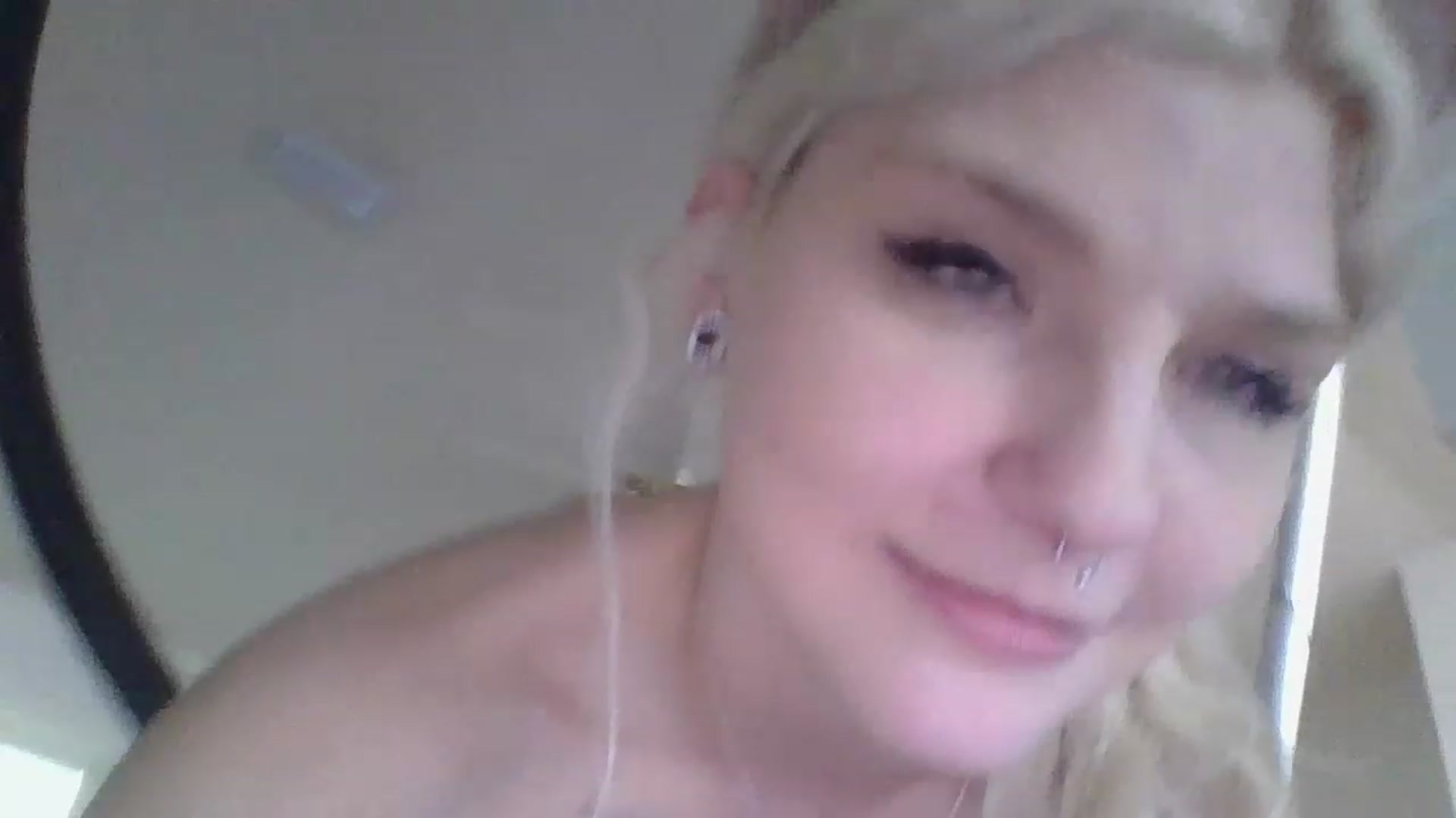 Gallery image thumbnail from DuckChan0's myfreecams stream on, 01/19/2023, 19:13 image 9 of 20
