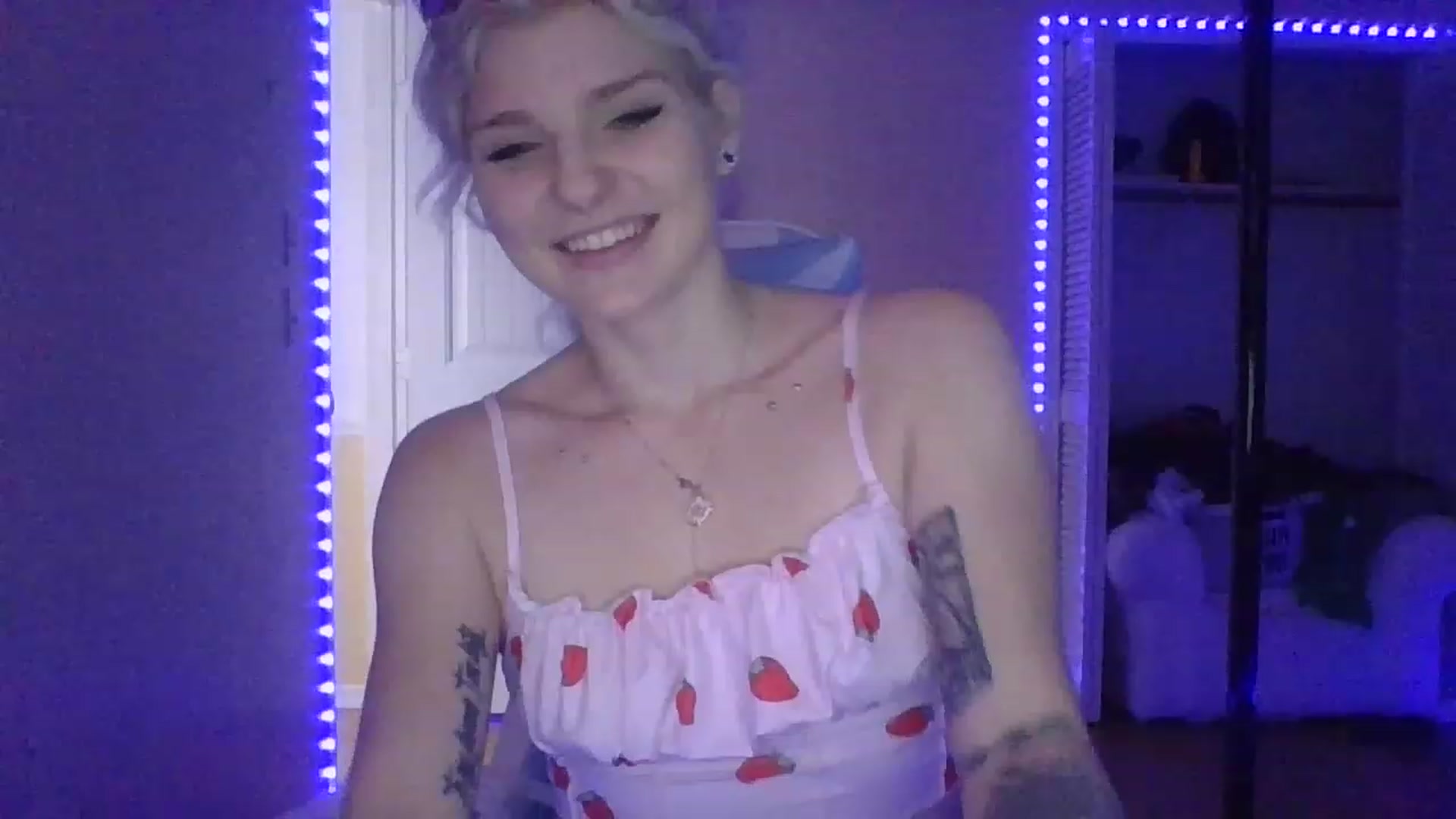 Gallery image thumbnail from DuckChan0's myfreecams stream on, 01/20/2023, 16:54 image 1 of 20