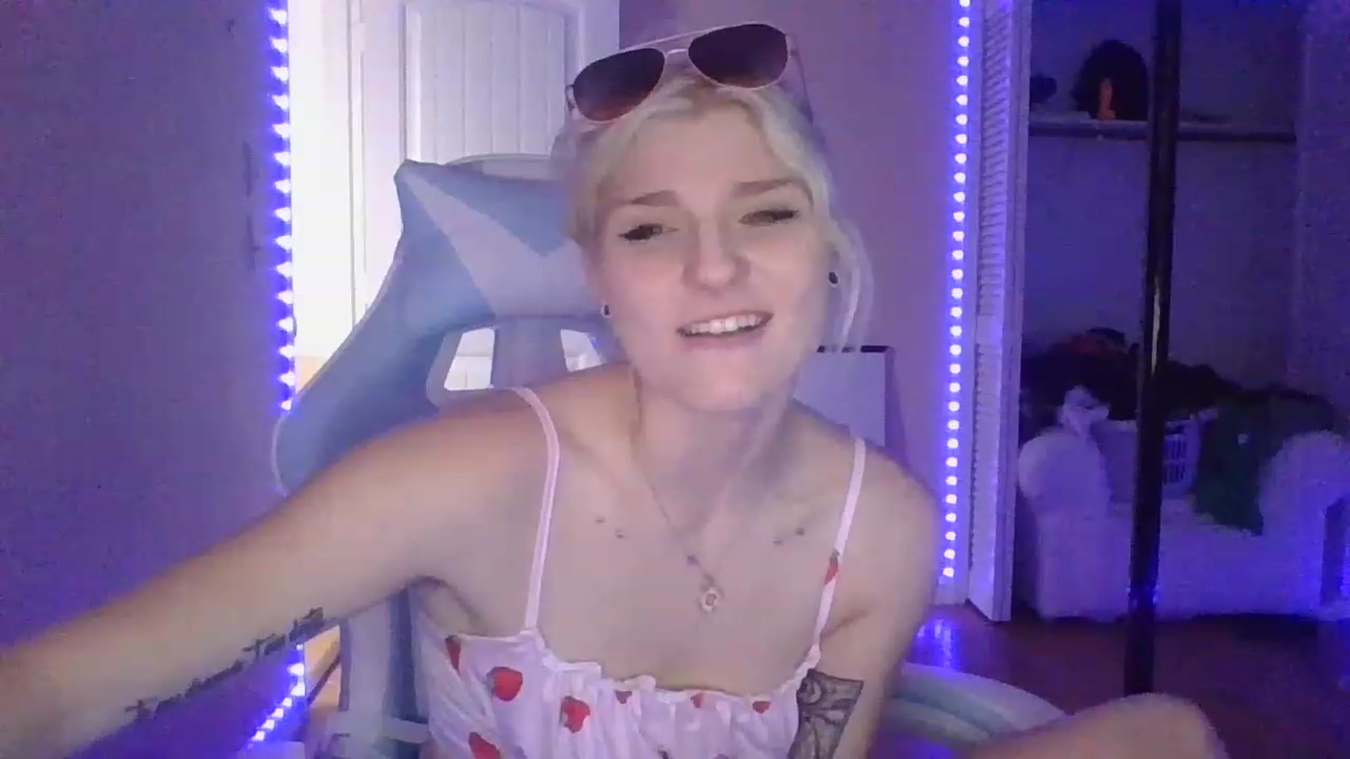 Gallery image thumbnail from DuckChan0's myfreecams stream on, 01/20/2023, 16:54 image 2 of 20