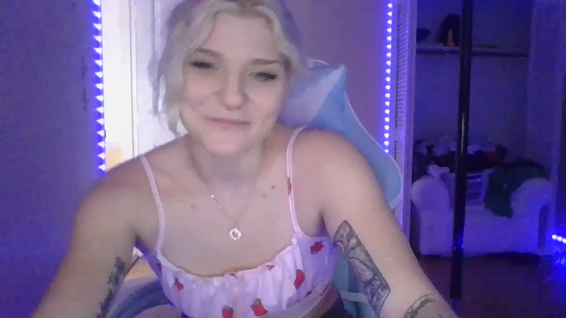 Gallery image thumbnail from DuckChan0's myfreecams stream on, 01/20/2023, 16:54 image 19 of 20