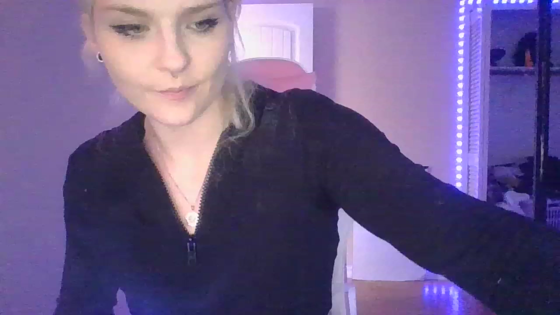 Gallery image thumbnail from DuckChan0's myfreecams stream on, 01/20/2023, 19:05 image 8 of 20