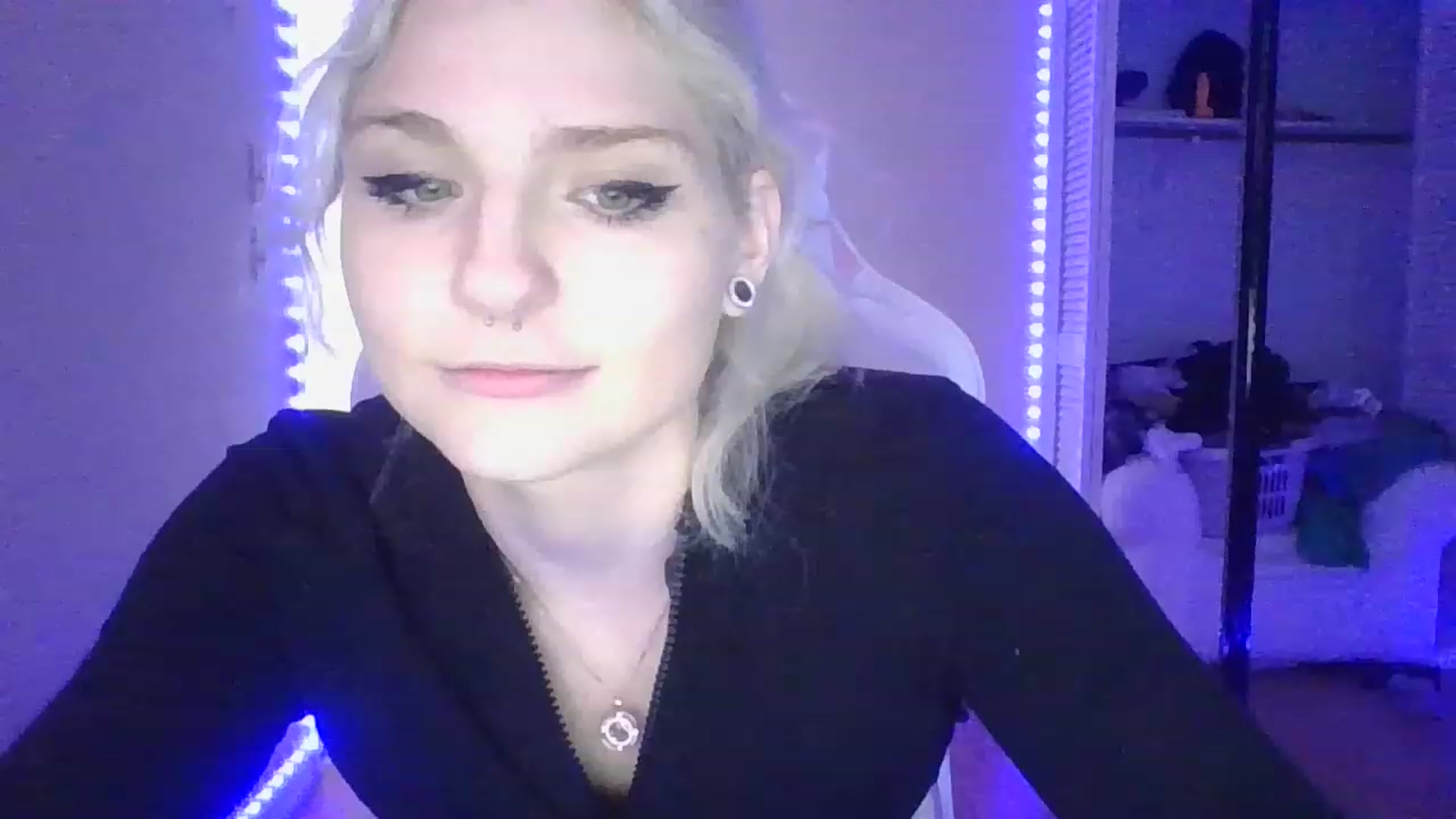 Gallery image thumbnail from DuckChan0's myfreecams stream on, 01/20/2023, 19:05 image 1 of 20