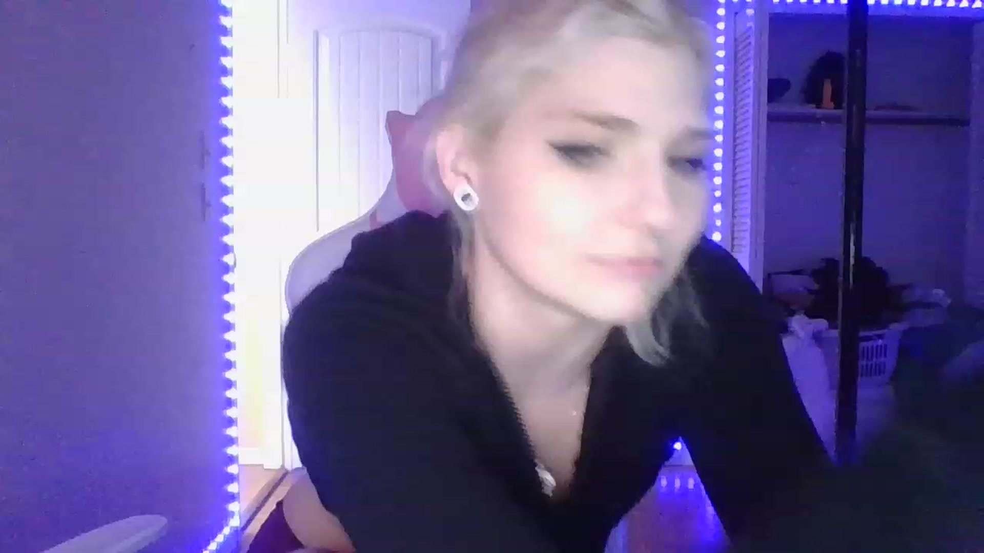 Gallery image thumbnail from DuckChan0's myfreecams stream on, 01/20/2023, 19:05 image 2 of 20