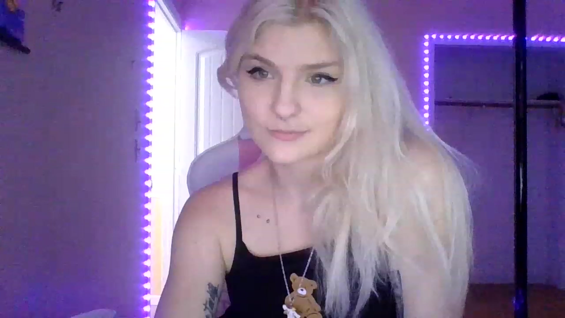 Gallery image thumbnail from DuckChan0's myfreecams stream on, 01/25/2023, 15:40 image 19 of 20