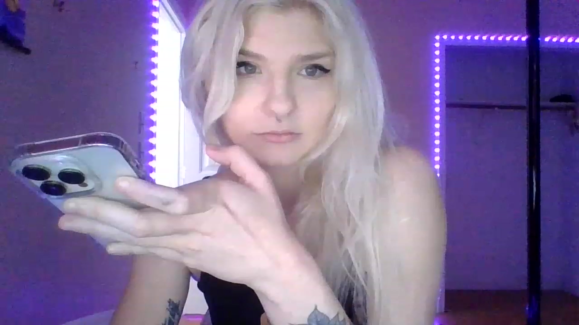Gallery image thumbnail from DuckChan0's myfreecams stream on, 01/25/2023, 15:40 image 20 of 20