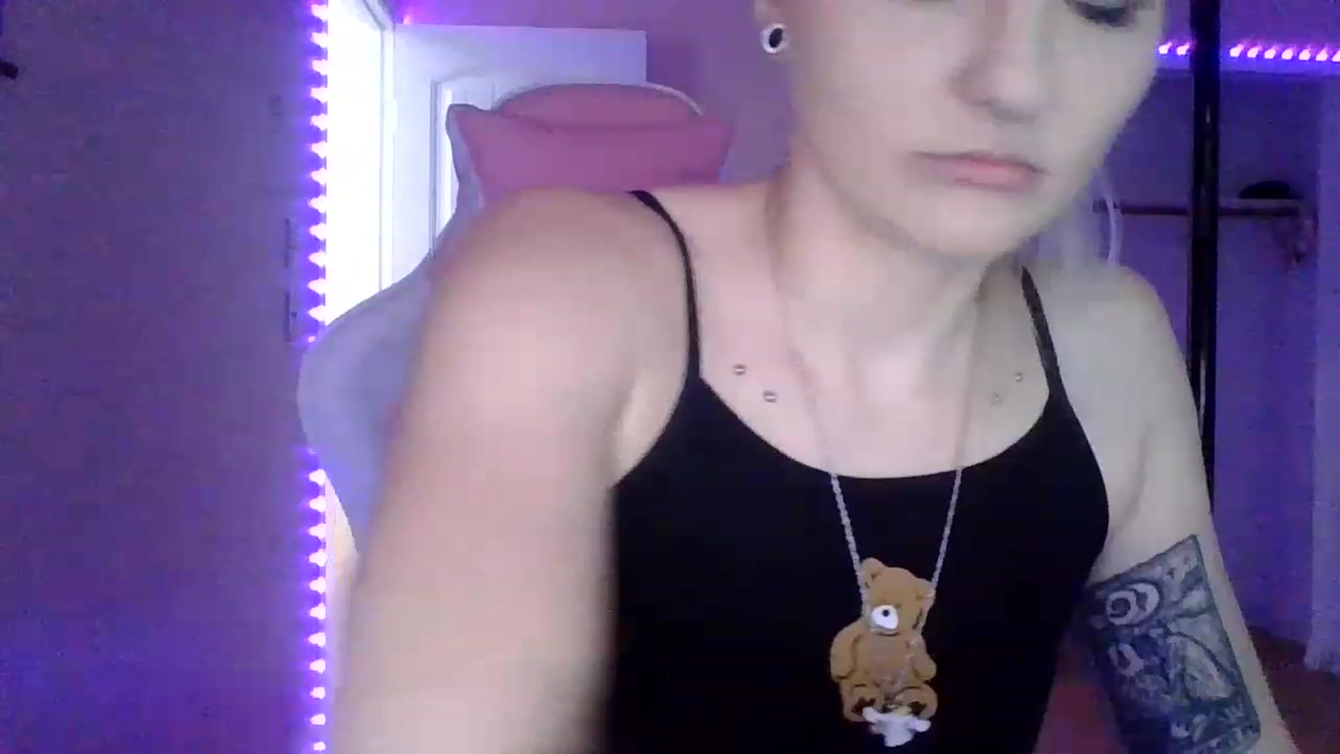 Gallery image thumbnail from DuckChan0's myfreecams stream on, 01/25/2023, 15:40 image 15 of 20