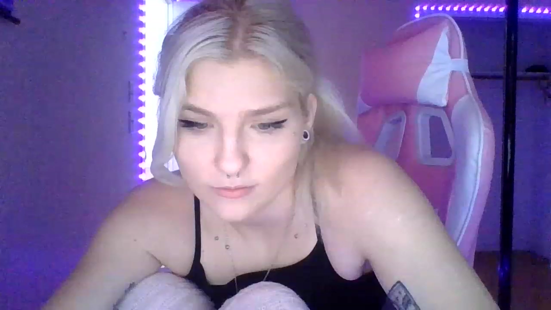 Gallery image thumbnail from DuckChan0's myfreecams stream on, 01/25/2023, 15:40 image 12 of 20