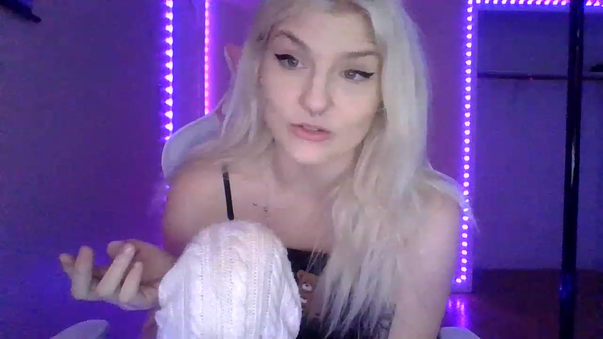 Gallery image thumbnail from DuckChan0's myfreecams stream on, 01/25/2023, 16:25 image 18 of 20