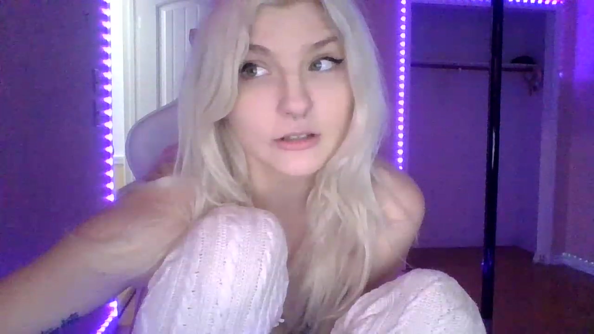 Gallery image thumbnail from DuckChan0's myfreecams stream on, 01/25/2023, 17:40 image 13 of 20