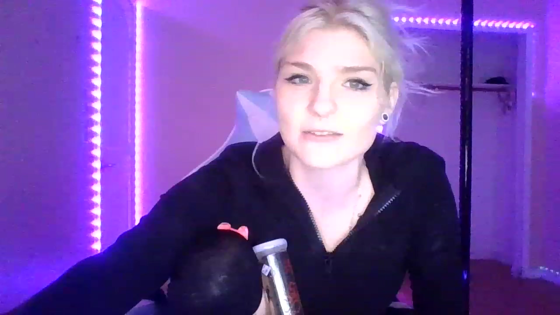Gallery image thumbnail from DuckChan0's myfreecams stream on, 01/27/2023, 15:08 image 17 of 20