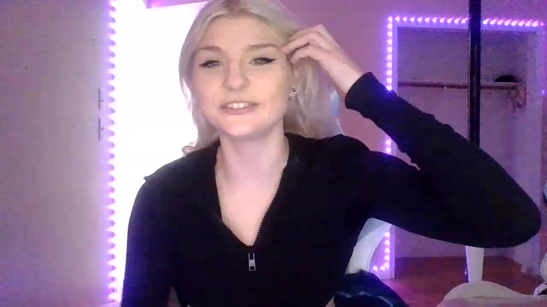 Gallery image thumbnail from DuckChan0's myfreecams stream on, 01/27/2023, 15:08 image 14 of 20