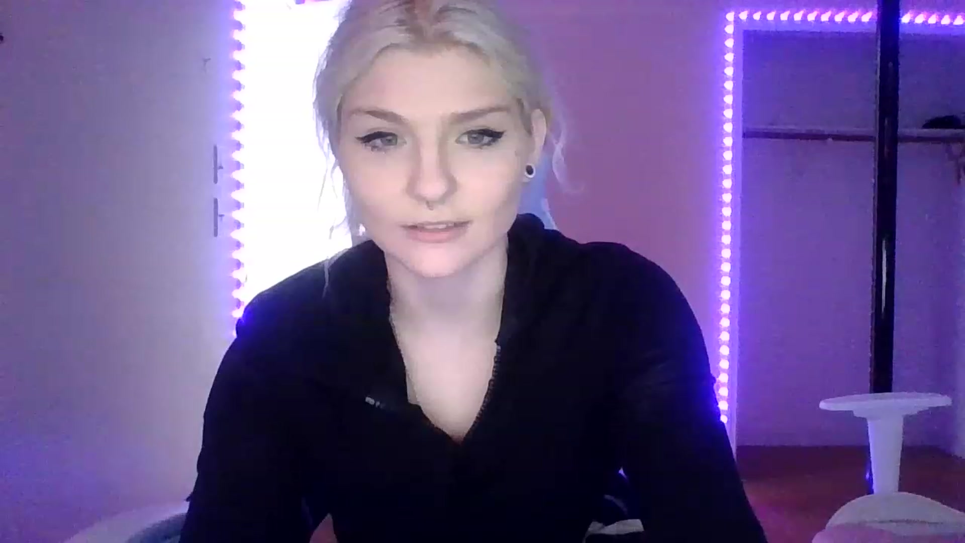 Gallery image thumbnail from DuckChan0's myfreecams stream on, 01/27/2023, 15:08 image 4 of 20