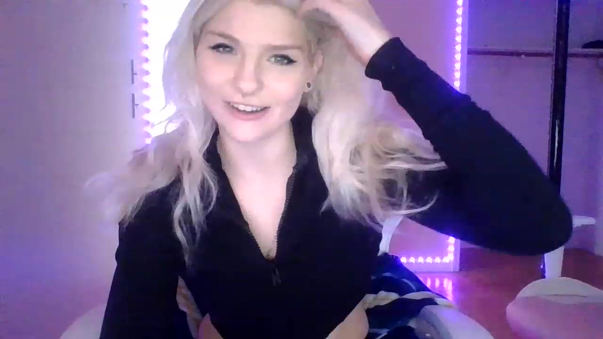 Gallery image thumbnail from DuckChan0's myfreecams stream on, 01/27/2023, 15:08 image 10 of 20