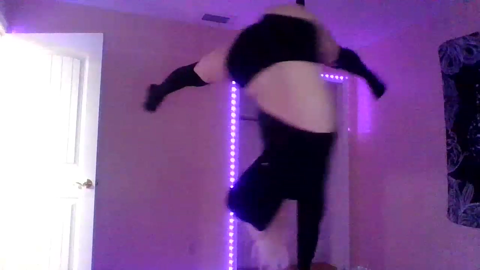 Gallery image thumbnail from DuckChan0's myfreecams stream on, 01/27/2023, 15:08 image 15 of 20