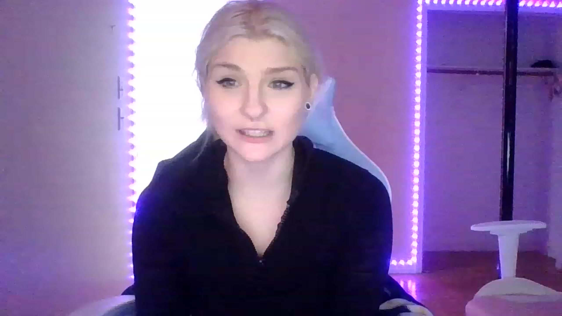 Gallery image thumbnail from DuckChan0's myfreecams stream on, 01/27/2023, 15:08 image 1 of 20