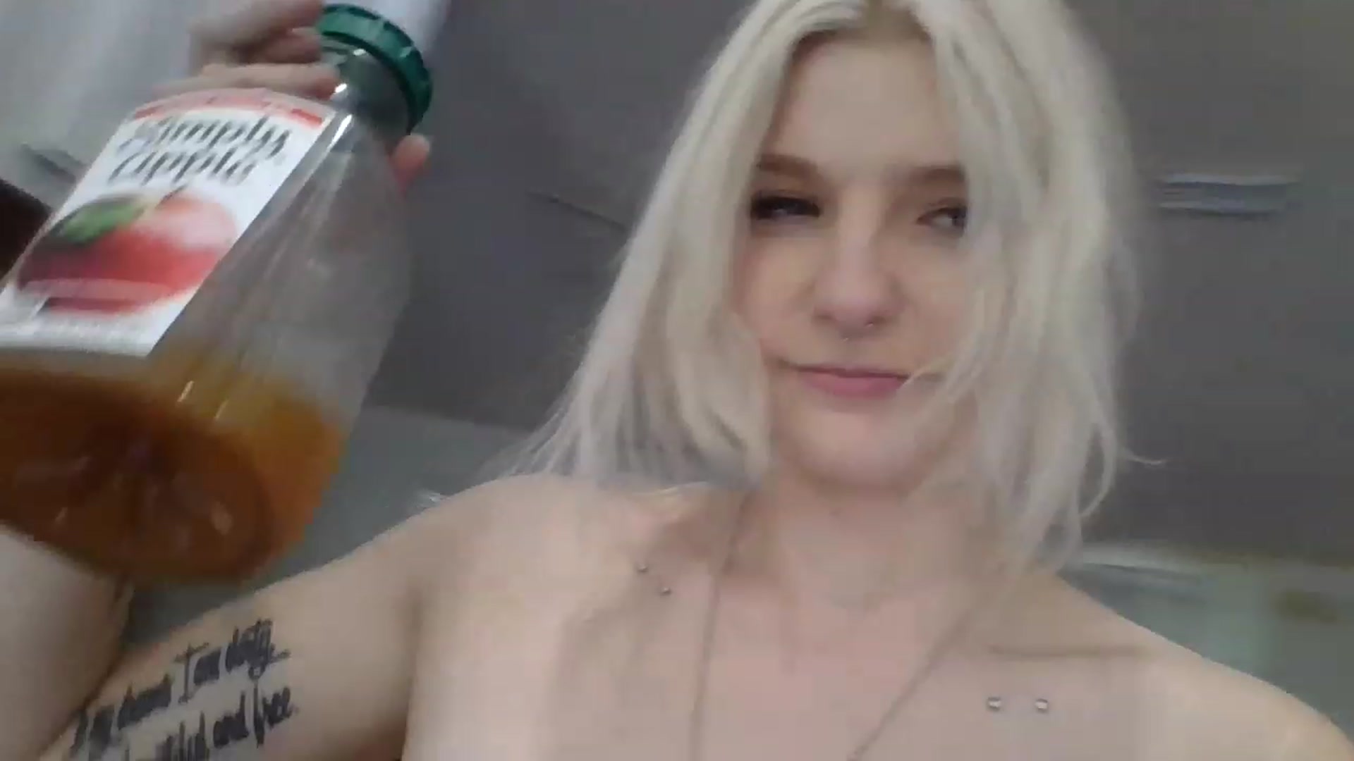 Gallery image thumbnail from DuckChan0's myfreecams stream on, 01/27/2023, 17:56 image 3 of 20