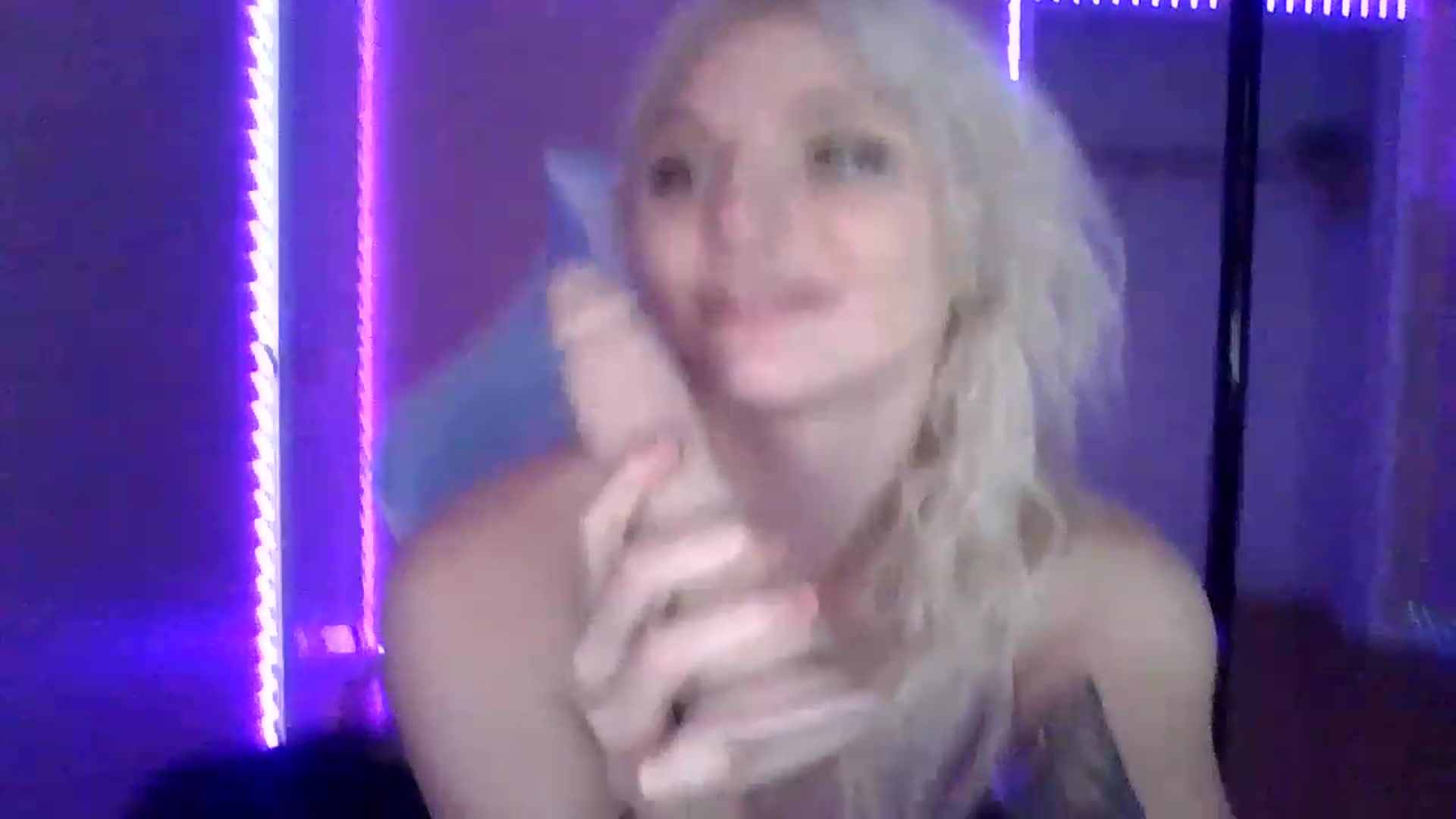 Gallery image thumbnail from DuckChan0's myfreecams stream on, 01/27/2023, 19:23 image 12 of 20