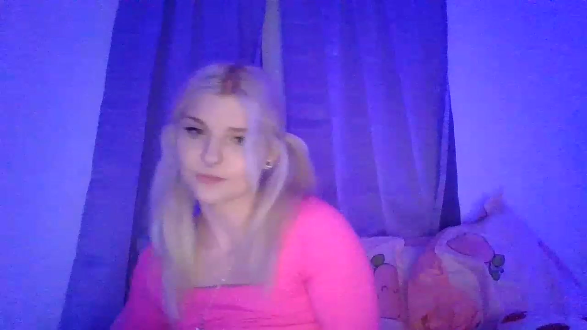Gallery image thumbnail from DuckChan0's myfreecams stream on, 01/30/2023, 24:02 image 10 of 20