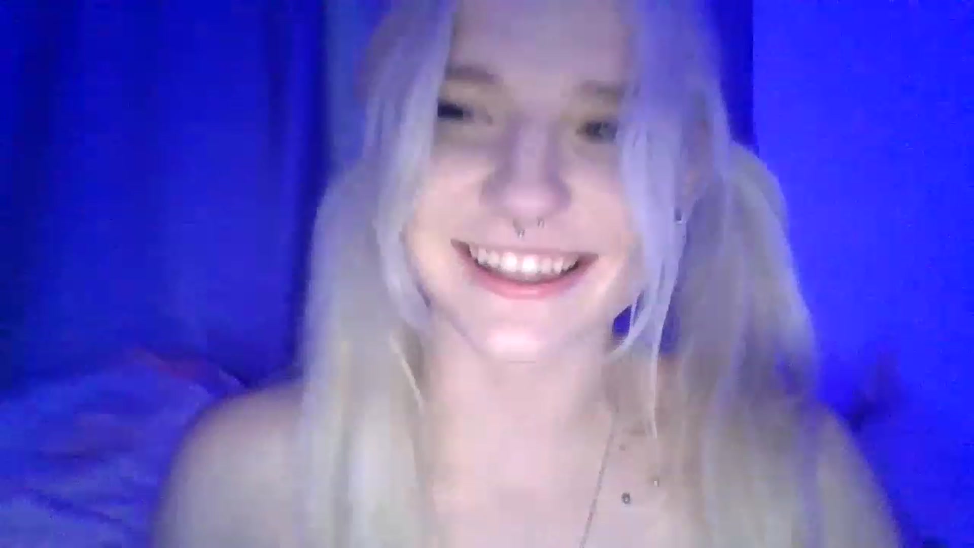 Gallery image thumbnail from DuckChan0's myfreecams stream on, 01/30/2023, 24:02 image 14 of 20