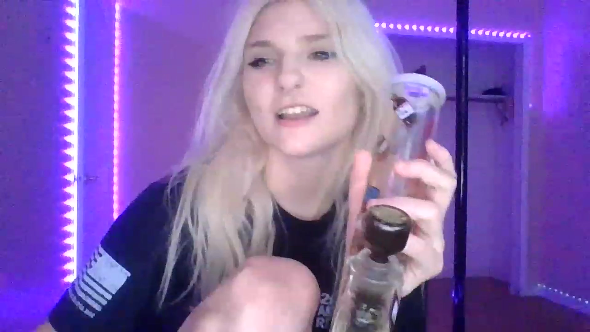 Gallery image thumbnail from DuckChan0's myfreecams stream on, 01/30/2023, 18:35 image 6 of 20