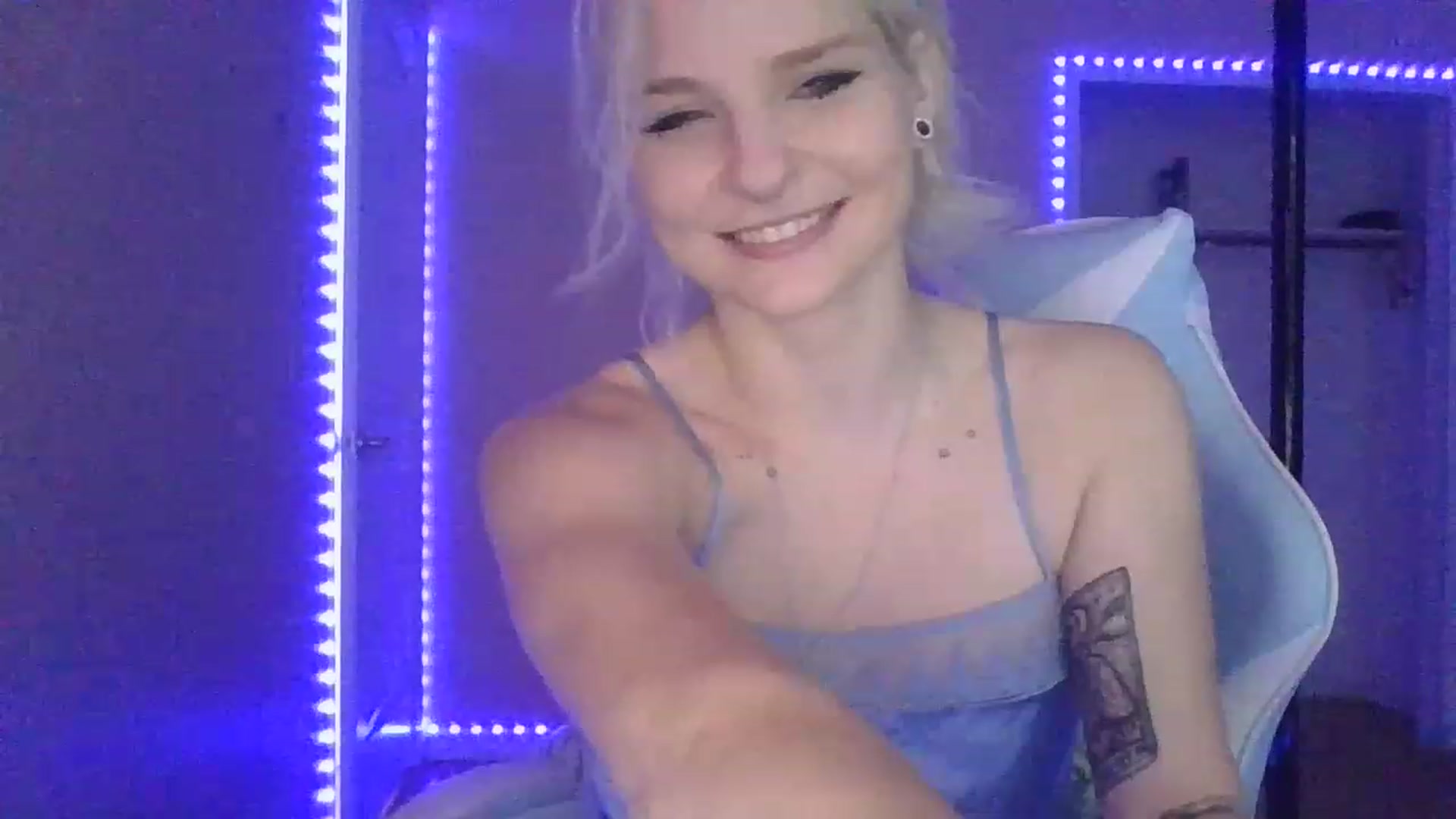 Gallery image thumbnail from DuckChan0's myfreecams stream on, 01/31/2023, 16:06 image 14 of 20